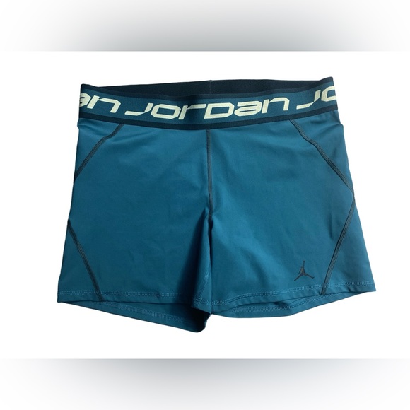 Jordan Sport Women's Shorts - Picture 2 of 5